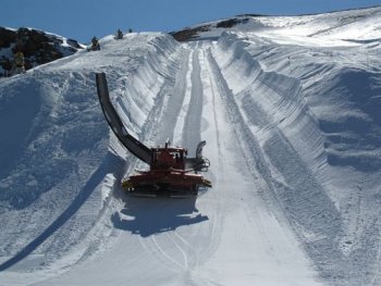 Grootste half pipe van Spanje in Sierra Nevada!